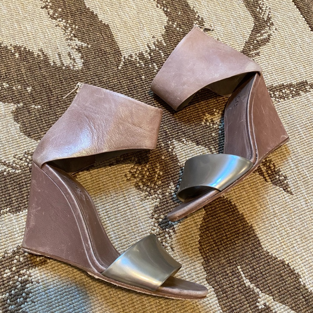 Vince ‘Kelan’ Ankle Cuff Wedge Sandal 7M